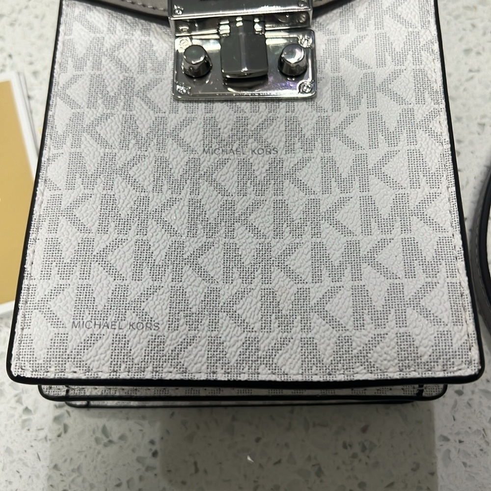 NWOT Michael Kors Women's Gray White Signature Chain Strap Crossbody Purse Bag - Picture 3 of 8